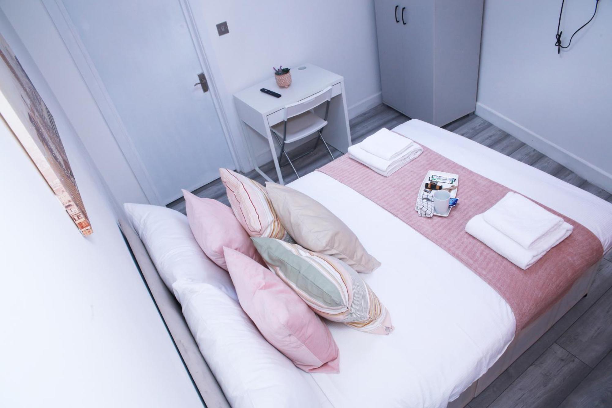 Harrow Luxury Flat With Free Parking. Appartement Londen Buitenkant foto