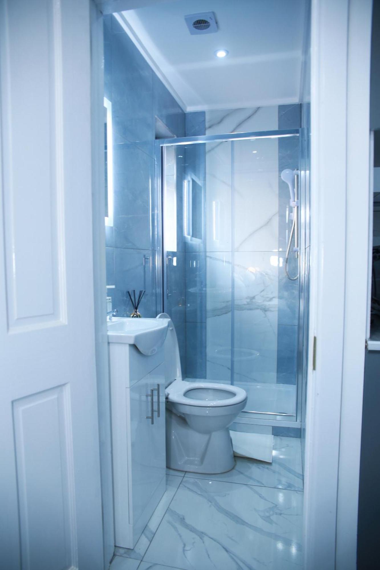 Harrow Luxury Flat With Free Parking. Appartement Londen Buitenkant foto